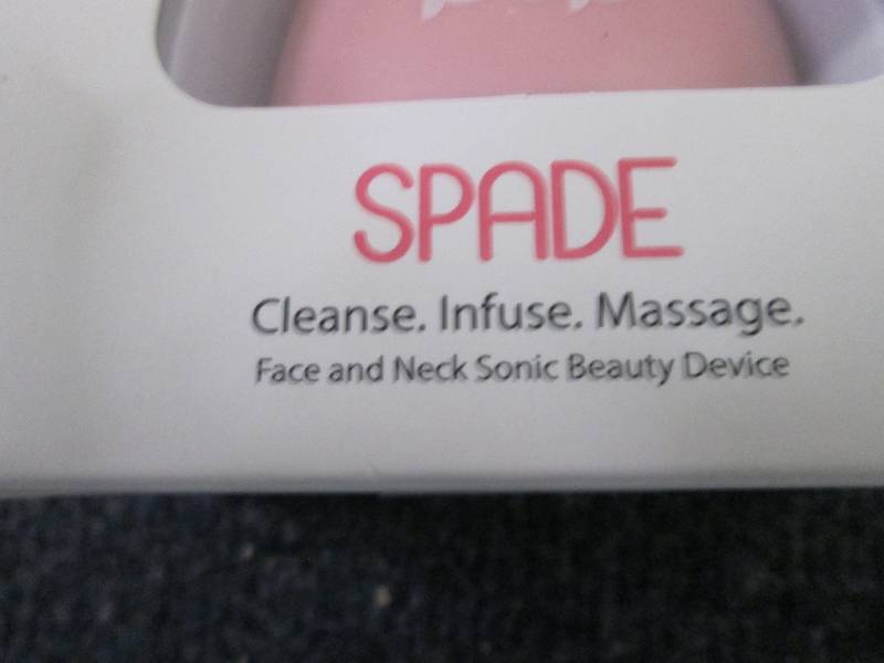 lot 292 image: Pop Sonic Spade Cleansing & Exfolia...