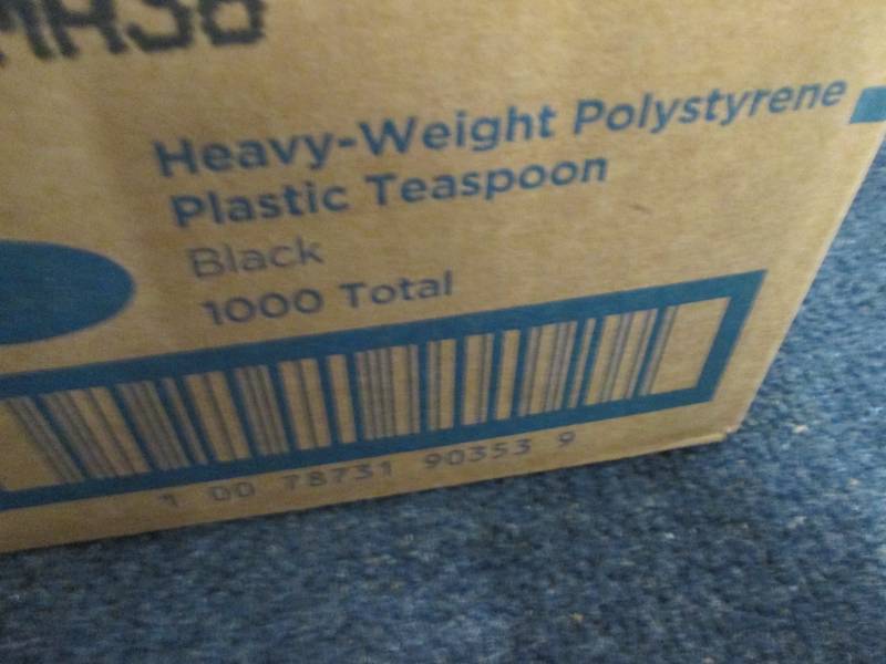 lot 44 image: Case of 1000 Dixie Heavy Weight Bla...