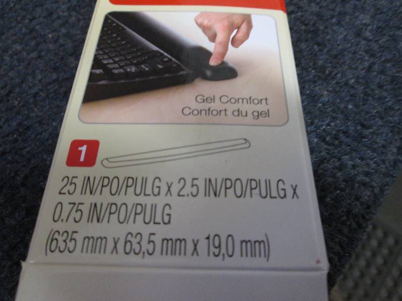 lot 321 image: Gel Wrist Rest for Keyboard & Mouse...