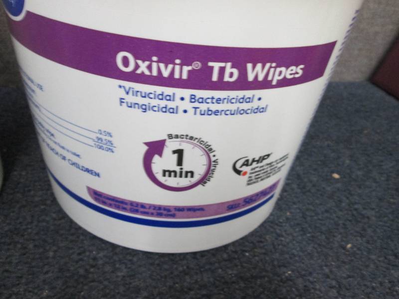 lot 125 image: 2- 160 ct Buckets Diversey Oxivir T...