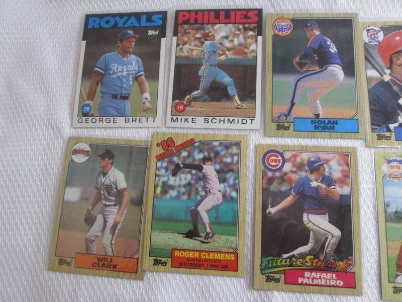 lot 48 image: Assorted 1986 & 1987 Topps Baseball...