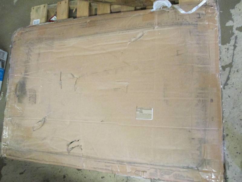 lot 36 image: Merry Products Fairview  Triple Door Dog Crate