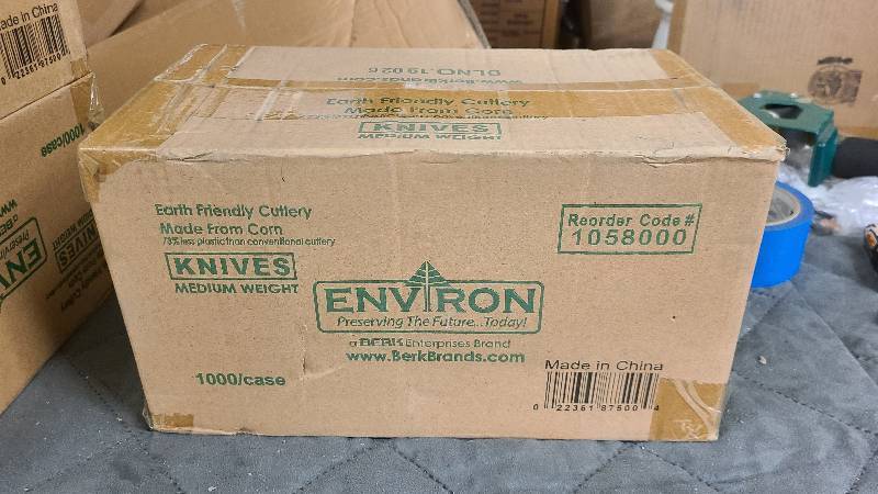 lot 228 image: Environ 1000ct Case of Knives