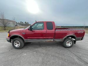 2000 Ford F-150 XLT - 4X4