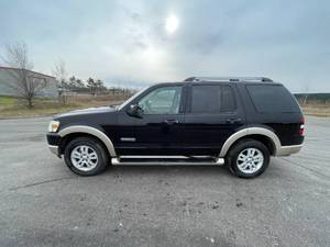 2007 Ford Explorer Eddie Bauer - 4X4