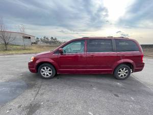 2010 Chrysler Town AND Country Touring