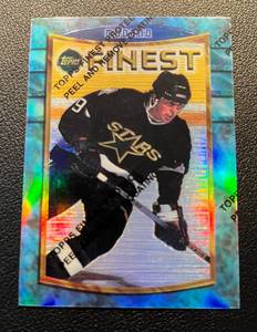 lot 274 image: Mike Modano Refractor 1995 Topps Finest #106 Hockey Card