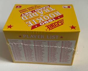 lot 290 image: 1990 Score Baseball Rookie and Traded Complete Sealed Set
