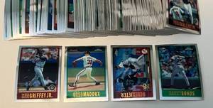 lot 305 image: 1997 Topps Chrome Baseball Complete Card Set