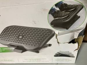 Ergonomic Adjustable Footrest