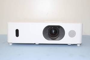 lot 2 image: Maxell MC-WU5505 WUXGA 5200-ANSI Lumen Home Theater HD Projector  Projection System