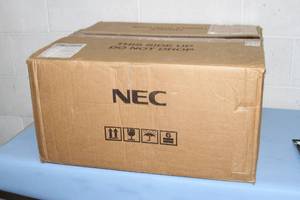 lot 4 image: NEC PX700W Large Venue 7000-Lumen Dual-Lamp DLP HD Projector  Projection System & Three (3) Lens Set