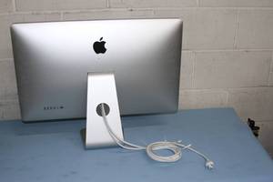 lot 10 image: Apple A1407 27 Thunderbolt Wide-Format Display  Monitor 2560x1440