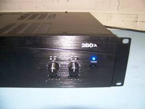 lot 51 image: Crown Audio Dual 80-Watt Commercial  Pro Audio Amplifier - Model 280A
