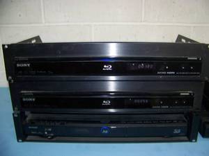 lot 79 image: Miscellaneous LOT of CDDVD & Blu-Ray Players and Remote Controls