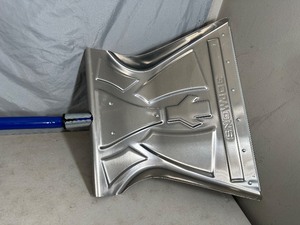 lot 127 image: New Snow Joe Snow Shovel with Ergonomic Handle