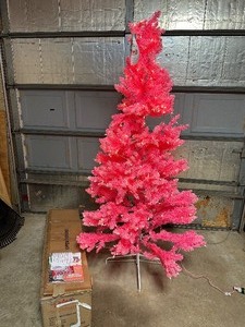 lot 14 image: 6 ft Pink Pre-Lit Christmas Tree