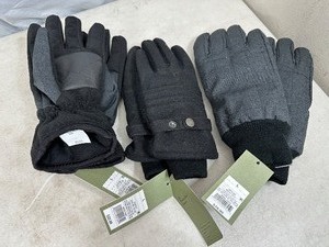 lot 31 image: 3 New Pairs of Winter Gloves