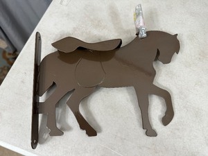 lot 35 image: New Squirrel Feeder for Corn Cob