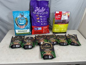lot 54 image: Dog Food, Cat Food, Freeze Dried Dog Food Topper