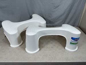 lot 93 image: 2 Clorox Reversible Toilet Stool  Squatty Potty
