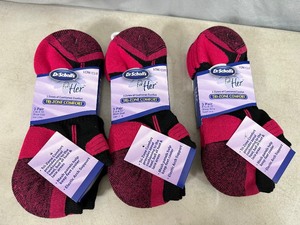 lot 103 image: 9 New pairs Dr Scholls For Her Socks