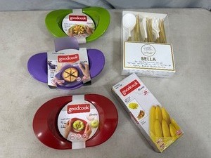 lot 135 image: New Fruit Slicers, Produce Bags, Reusable Plastic Flatware