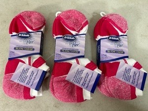 lot 215 image: 9 New pairs Dr Scholls For Her Socks