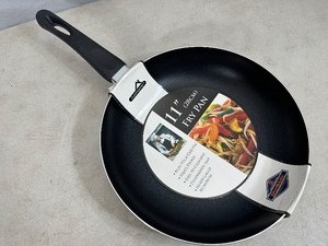 lot 238 image: New 11 inch Non-Stick Aluminum Frying Pan