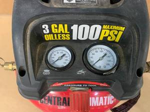 lot 83 image: Central Pneumatic Air Compressor