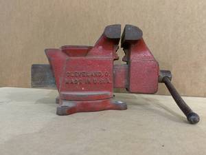lot 88 image: 3-12 inch Red Vise