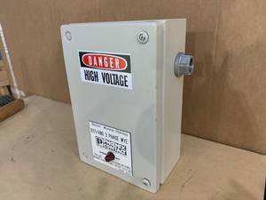 lot 96 image: New Surge Protector by Phoenix Contact