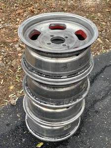 lot 55 image: 4 Aluminum Rims 14