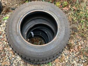 lot 57 image: 4 Tires GT Radial Champiro Ice Pro