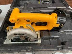 lot 65 image: Dewalt Saws