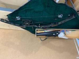lot 90 image: Jennings Bow with Case, Quiver and Arrows