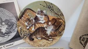 lot 110 image: KNOWLES Collectible Cat Plates