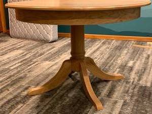 lot 36 image: Heavy Duty Round Oak Table