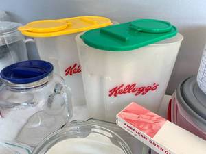 lot 107 image: Storage and Bakeware