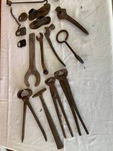 lot 126 image: FARMHOUSE DECOR AUTHENTIC Vintage Cast Iron Tools and Miscellaneous