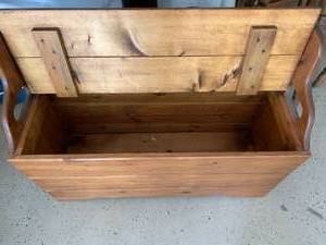 lot 137 image: Wood Storage Bench