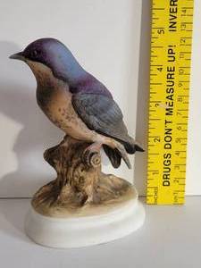 lot 24 image: Bird Figurines