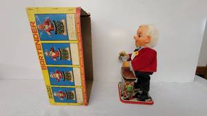 lot 26 image: Rosko Bartender Robot