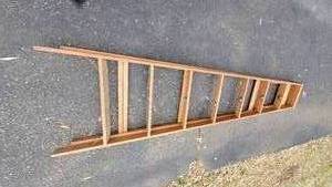 lot 140 image: WOOD LADDER