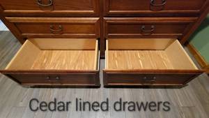 lot 13 image: Solid Oak Dresser and mirror