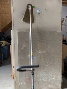 lot 235 image: Home Lite Trimmer