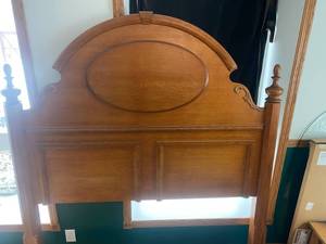 lot 167 image: Queen Size Oak Bed (Matches Lot 166)