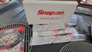 lot 185 image: BBQ Sets Snap On