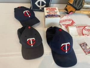 lot 176 image: Baseball Stuff signed Kent Hrbek ball