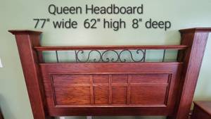 lot 11 image: 4-post Queen Bed oak frame